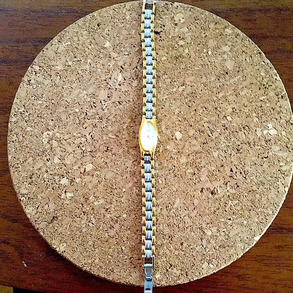 Pulsar Slim Bracelet Quartz Watch V220-6190